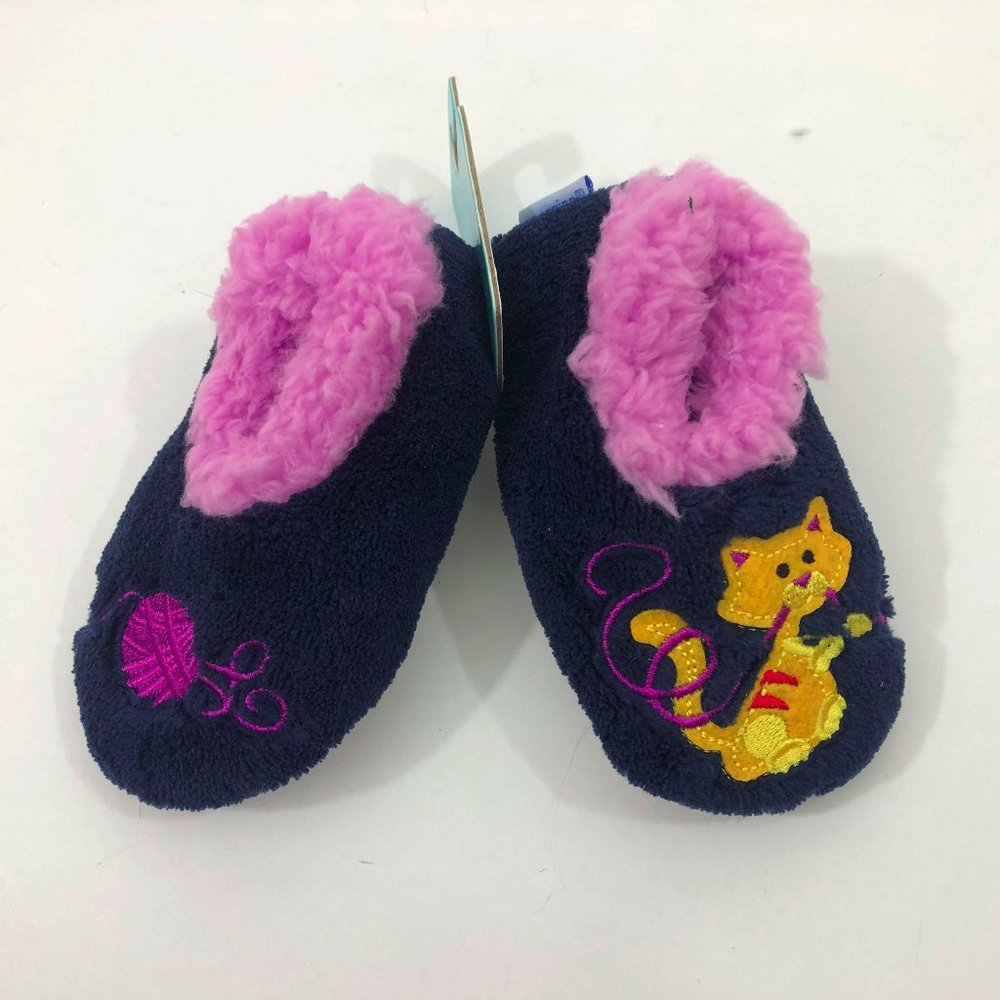 NWT Baby Slippers with Kitty & Yarn Black